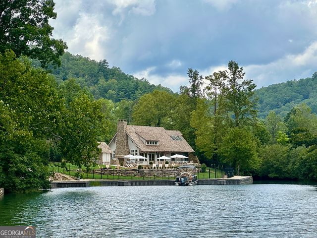 175 Waters Edge Lane, Clarkesville, GA 30523