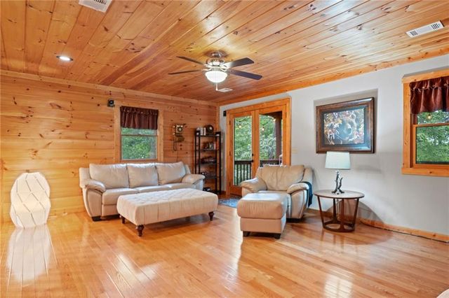329 Vista Chalet Drive, Ellijay, GA 30540