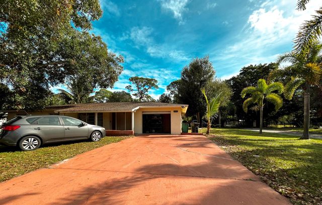 2510 Newport Drive, Fort Pierce, FL 34982