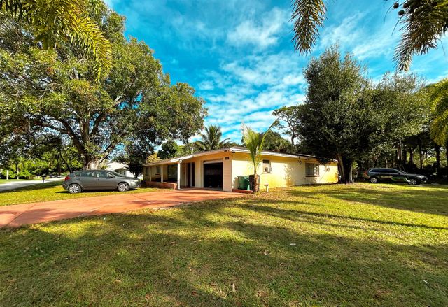 2510 Newport Drive, Fort Pierce, FL 34982