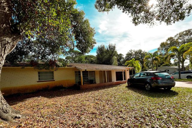 2510 Newport Drive, Fort Pierce, FL 34982