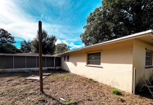 2510 Newport Drive, Fort Pierce, FL 34982