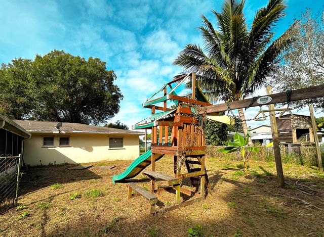 2510 Newport Drive, Fort Pierce, FL 34982