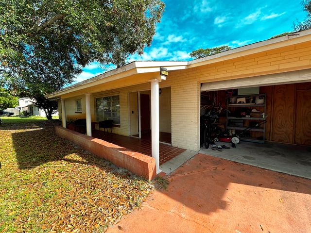 2510 Newport Drive, Fort Pierce, FL 34982