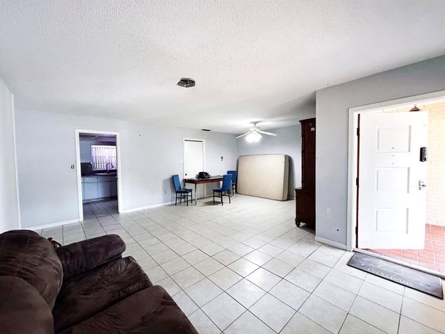 2510 Newport Drive, Fort Pierce, FL 34982