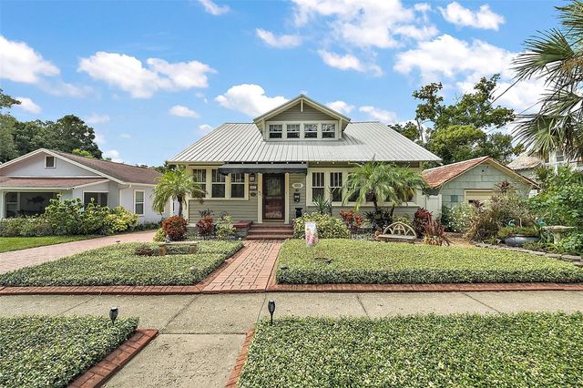 831 N GRANDVIEW STREET, Mount Dora, FL 32757