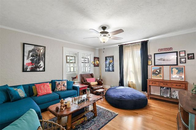 831 N GRANDVIEW STREET, Mount Dora, FL 32757