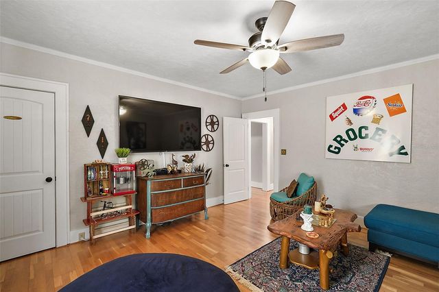 831 N GRANDVIEW STREET, Mount Dora, FL 32757