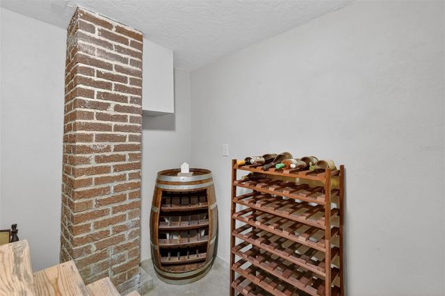 831 N GRANDVIEW STREET, Mount Dora, FL 32757