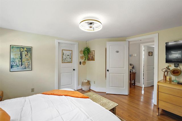 831 N GRANDVIEW STREET, Mount Dora, FL 32757