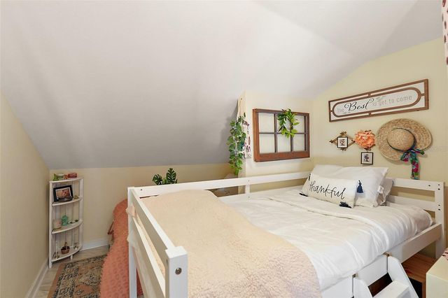 831 N GRANDVIEW STREET, Mount Dora, FL 32757