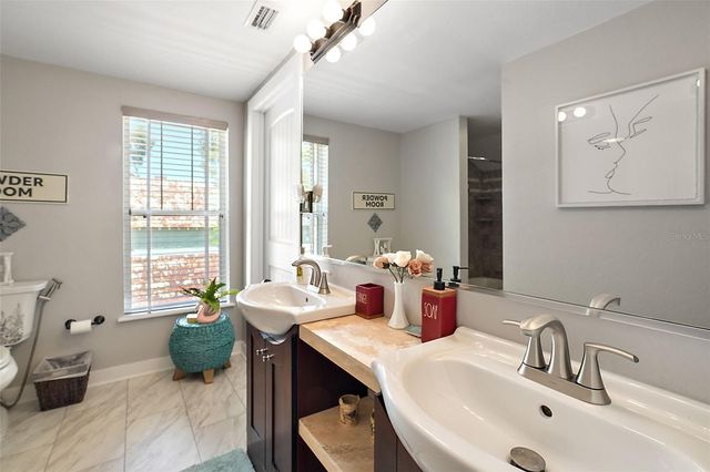 831 N GRANDVIEW STREET, Mount Dora, FL 32757