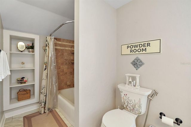 831 N GRANDVIEW STREET, Mount Dora, FL 32757