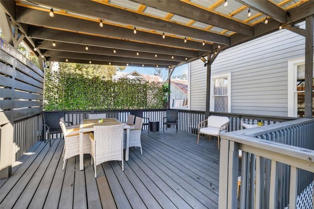 831 N GRANDVIEW STREET, Mount Dora, FL 32757