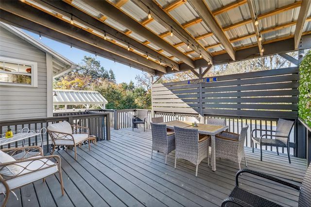 831 N GRANDVIEW STREET, Mount Dora, FL 32757