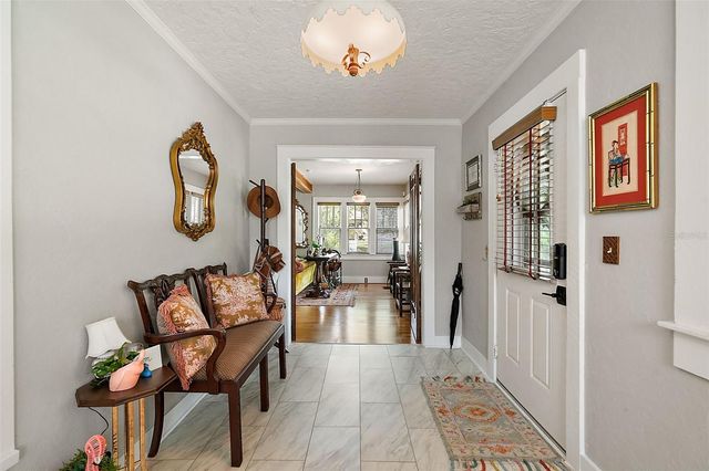 831 N GRANDVIEW STREET, Mount Dora, FL 32757