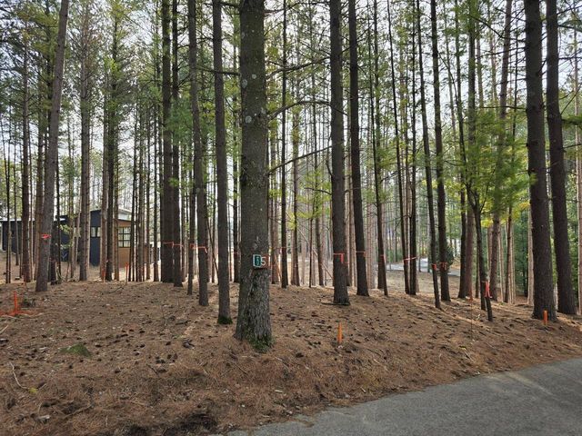 7855 INDIAN LORE ROAD #15, West Bend, WI 53090