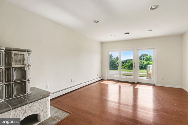 142 EISENHOWER RD, Palmyra, PA 17078
