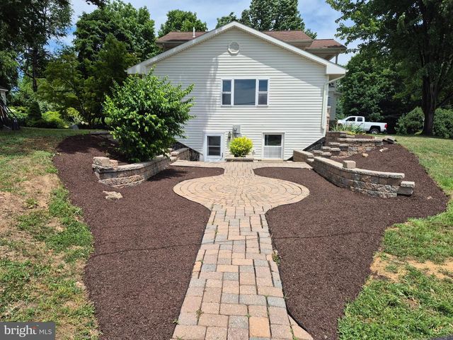 142 EISENHOWER RD, Palmyra, PA 17078