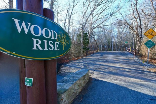 40 Woodrise Road 40, Falmouth, MA 02540