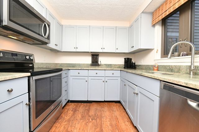 40 Woodrise Road 40, Falmouth, MA 02540