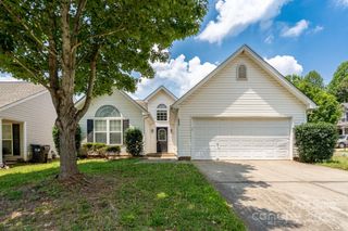 6857 Parkers Crossing Drive, Charlotte, NC 28215