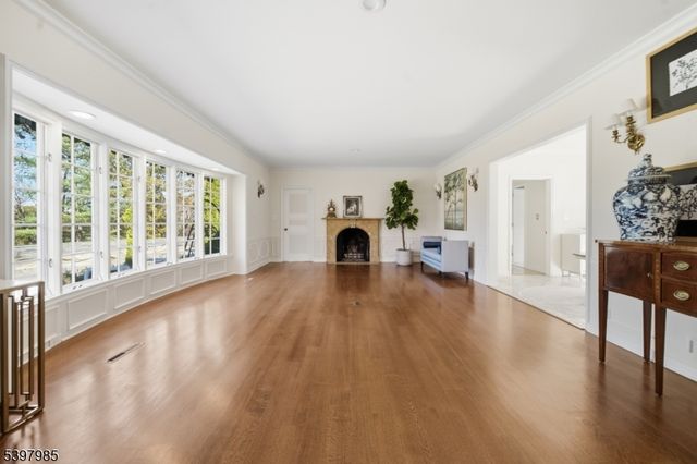 18 Pepperidge Tree Ter, Kinnelon Boro, NJ 07405