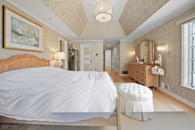 18 Pepperidge Tree Ter, Kinnelon Boro, NJ 07405