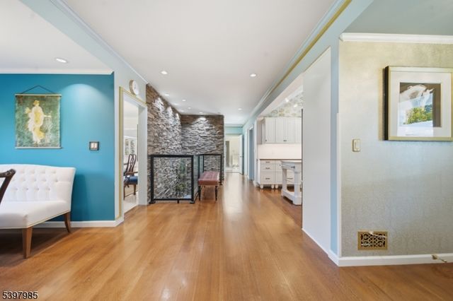 18 Pepperidge Tree Ter, Kinnelon Boro, NJ 07405