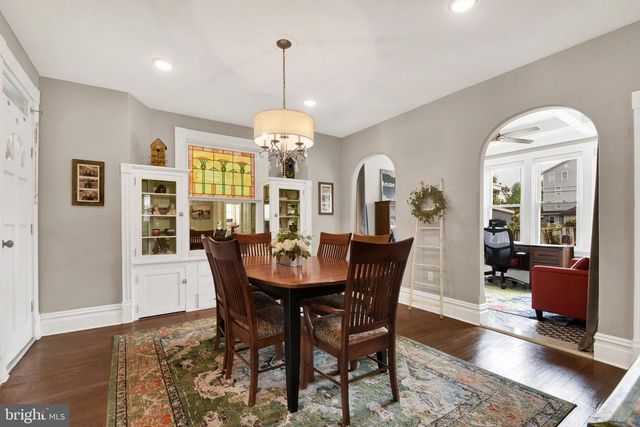 425 W MAIN ST, Mechanicsburg, PA 17055