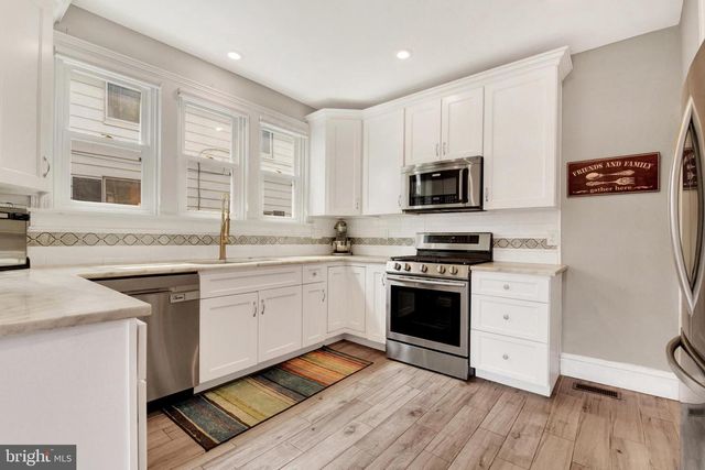 425 W MAIN ST, Mechanicsburg, PA 17055