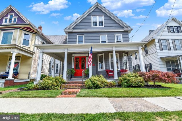 425 W MAIN ST, Mechanicsburg, PA 17055