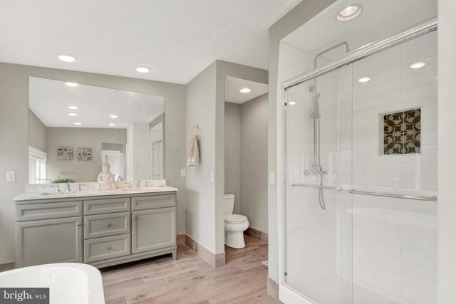 425 W MAIN ST, Mechanicsburg, PA 17055
