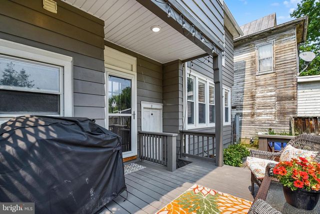 425 W MAIN ST, Mechanicsburg, PA 17055
