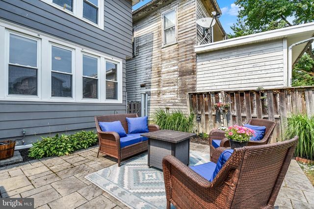 425 W MAIN ST, Mechanicsburg, PA 17055