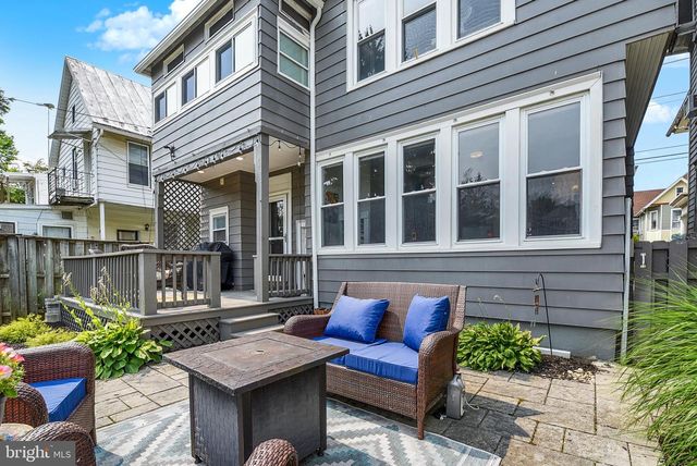 425 W MAIN ST, Mechanicsburg, PA 17055