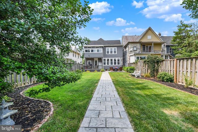 425 W MAIN ST, Mechanicsburg, PA 17055