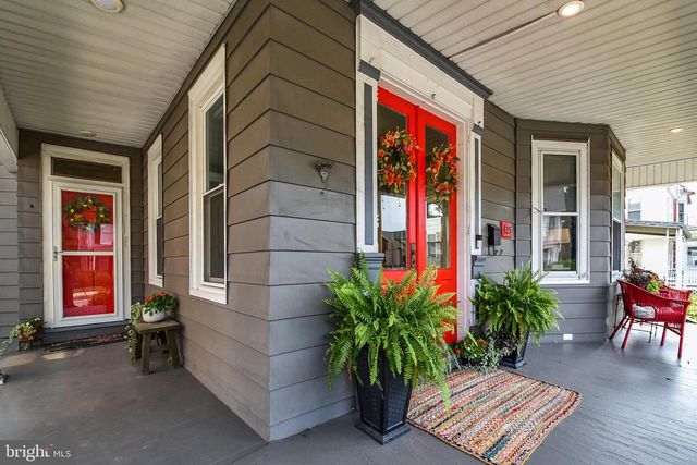 425 W MAIN ST, Mechanicsburg, PA 17055