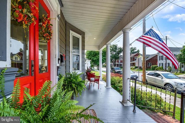 425 W MAIN ST, Mechanicsburg, PA 17055