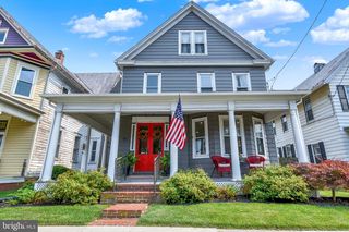 425 W MAIN ST, Mechanicsburg, PA 17055