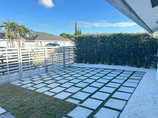20420 SW 122nd Pl, Miami, FL 33177