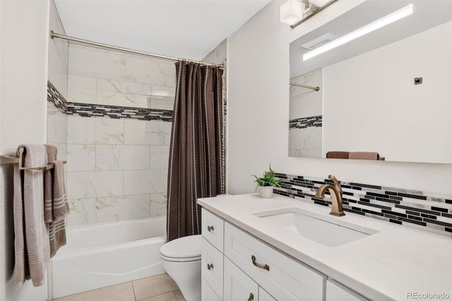 7601 E Oxford Avenue, Denver, CO 80237