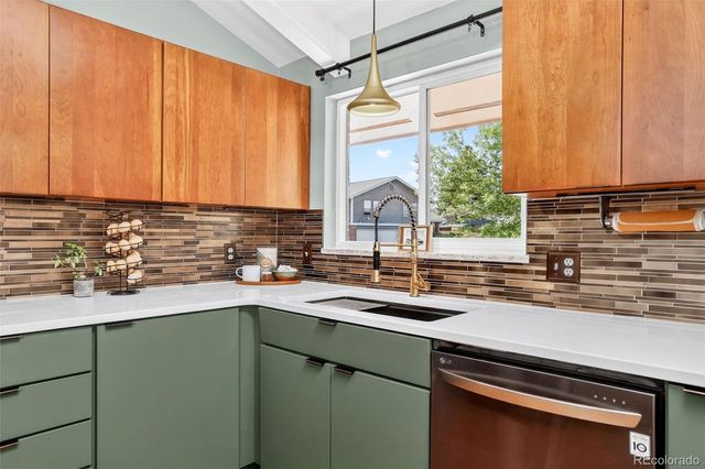 7601 E Oxford Avenue, Denver, CO 80237
