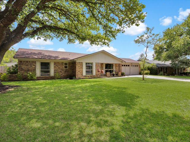 1323 Hemphill Drive, Cleburne, TX 76033