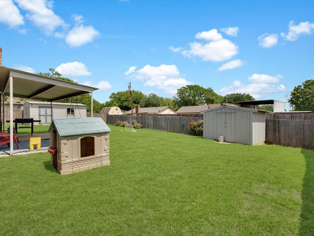 1323 Hemphill Drive, Cleburne, TX 76033