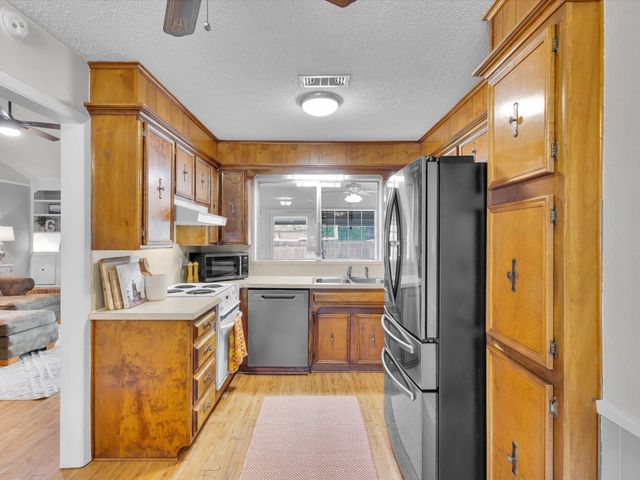 1323 Hemphill Drive, Cleburne, TX 76033