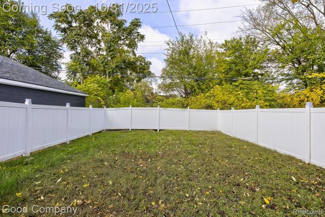 17333 Mansfield Street, Detroit, MI 48235