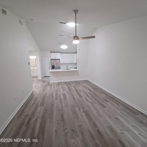 575 OAKLEAF PLANTATION Parkway 815, Orange Park, FL 32065