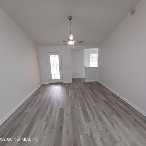 575 OAKLEAF PLANTATION Parkway 815, Orange Park, FL 32065