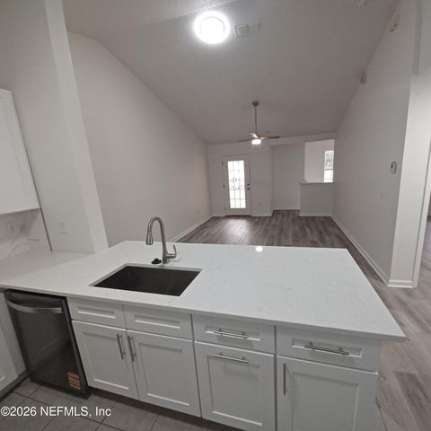 575 OAKLEAF PLANTATION Parkway 815, Orange Park, FL 32065